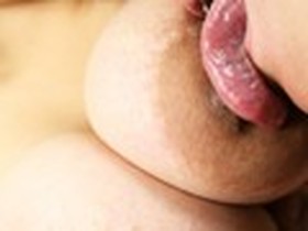 100人の爆乳をしゃぶる！巨乳舐め吸いSP総集編4時間　サンプル画像08